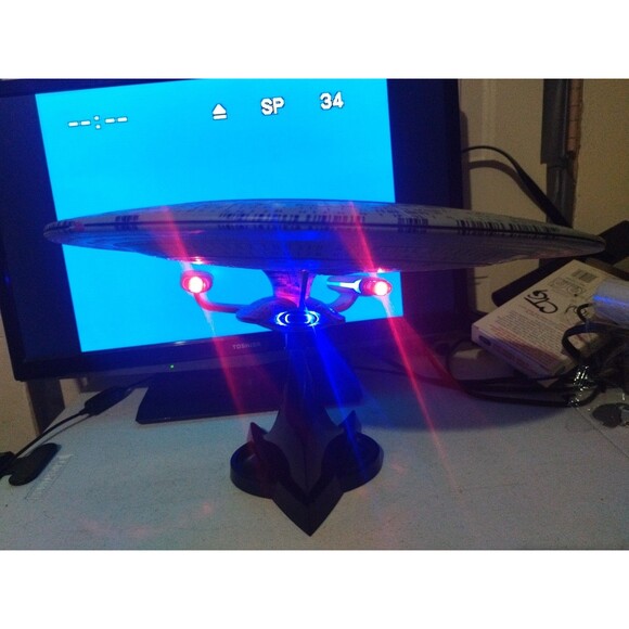 Star Trek Starship Legends Diamond Select USS Enterprise NCC-1701-D - No Box - Picture 11 of 11